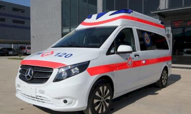 MERCEDES AMBULANCE